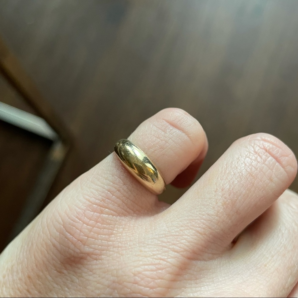 Mejuri Thin Dôme ring